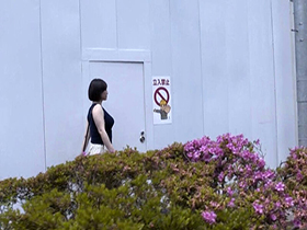 [閲覧注意]輪姦レイプ映像　ノーカット無編集・婦女強姦犯罪記録　母乳汁大量搾取姦淫！　クロロホルムとスタンガンで昏睡、媚薬で激量潮噴射絶頂　ボテ乳首を吸い尽くされ孕ませ中出し奴隷と化した母爆乳妻！ サンプル動画サムネイル